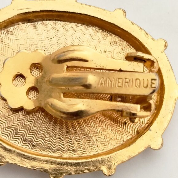 Amerique White Oval Clip On Earrings Vintage Intricate Embossed ARt Deco Design - Picture 3 of 4